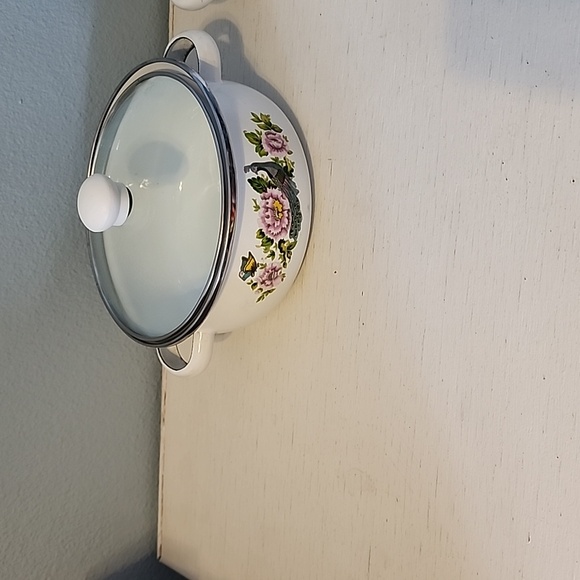 Vintage Floral Enamel Cookware Set - White with Pink and Green Accents - Picture 5 of 7